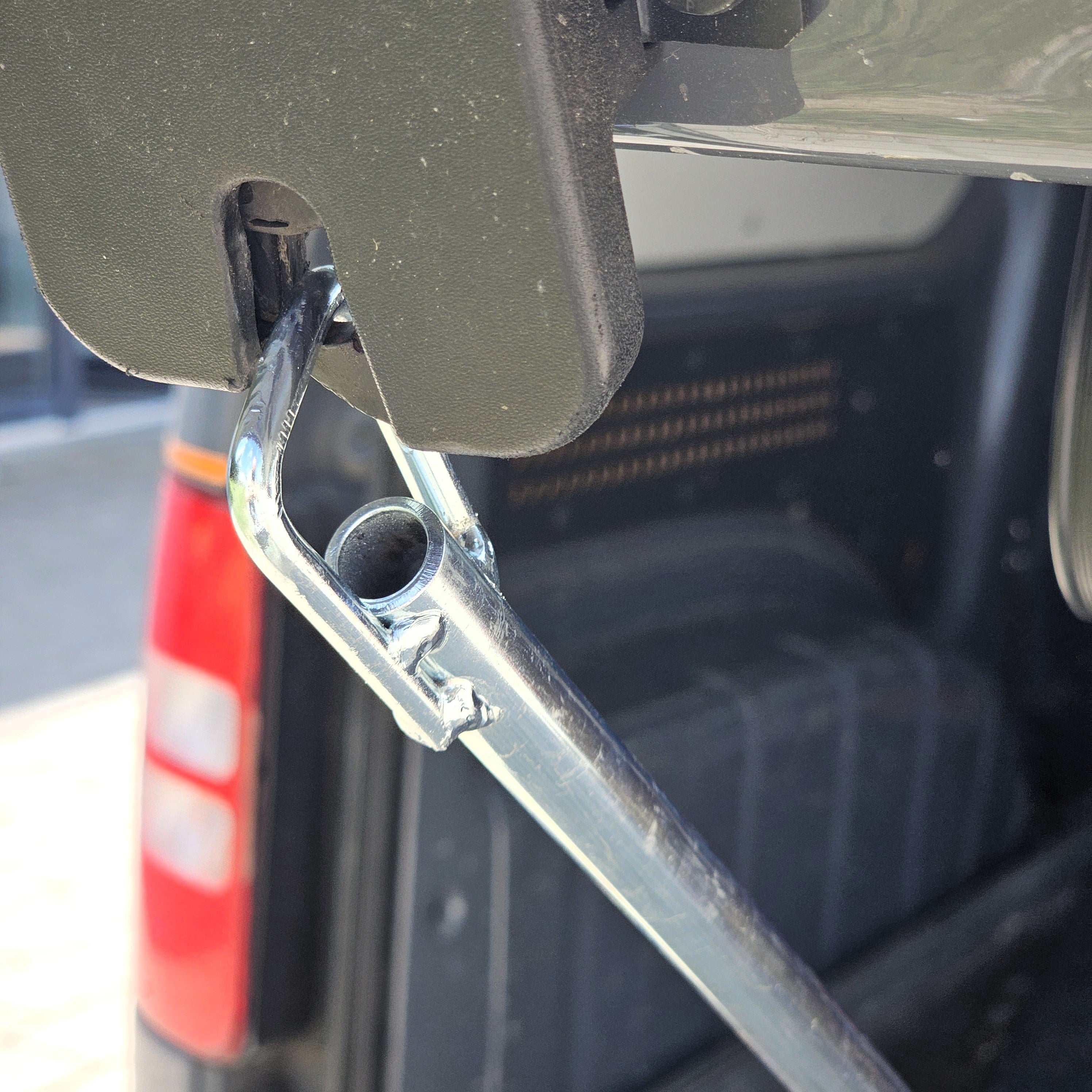 soporte para portón trasero